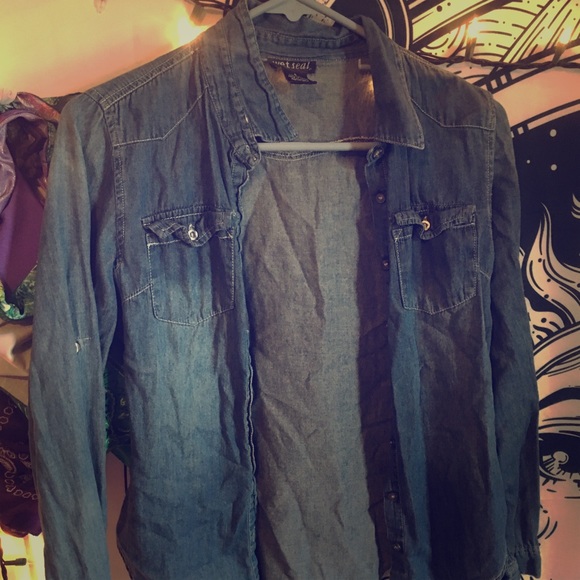 Jean jacket - Picture 1 of 2